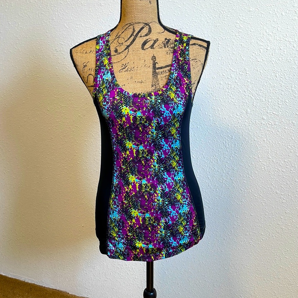 Athletic tank top